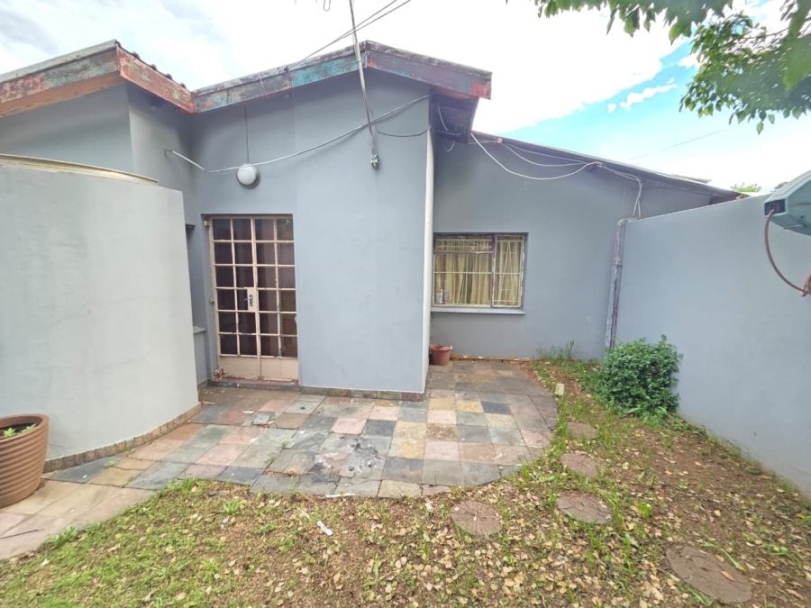 13 Bedroom Property for Sale in Brandwag Free State
